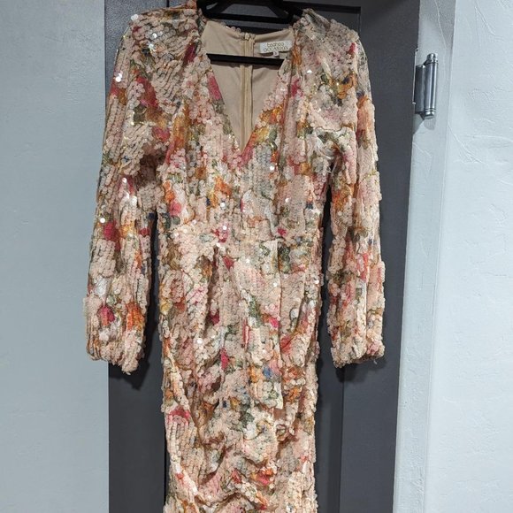 boohoo floral sequin dress boohoo | PLUS FLORAL SEQUIN PUFF SLEEVE MIDI